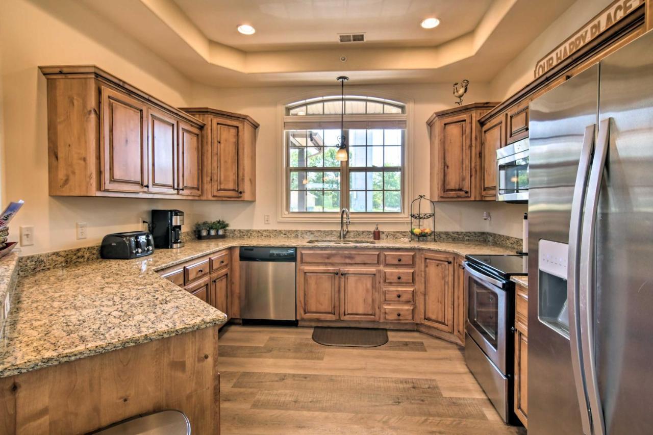 Appartement Luxe Branson Retreat With Mtn Views And Pool Access! Extérieur photo