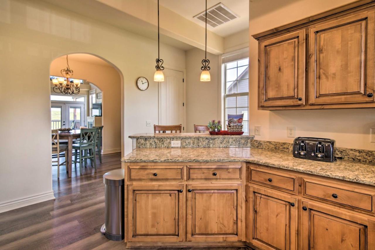 Appartement Luxe Branson Retreat With Mtn Views And Pool Access! Extérieur photo